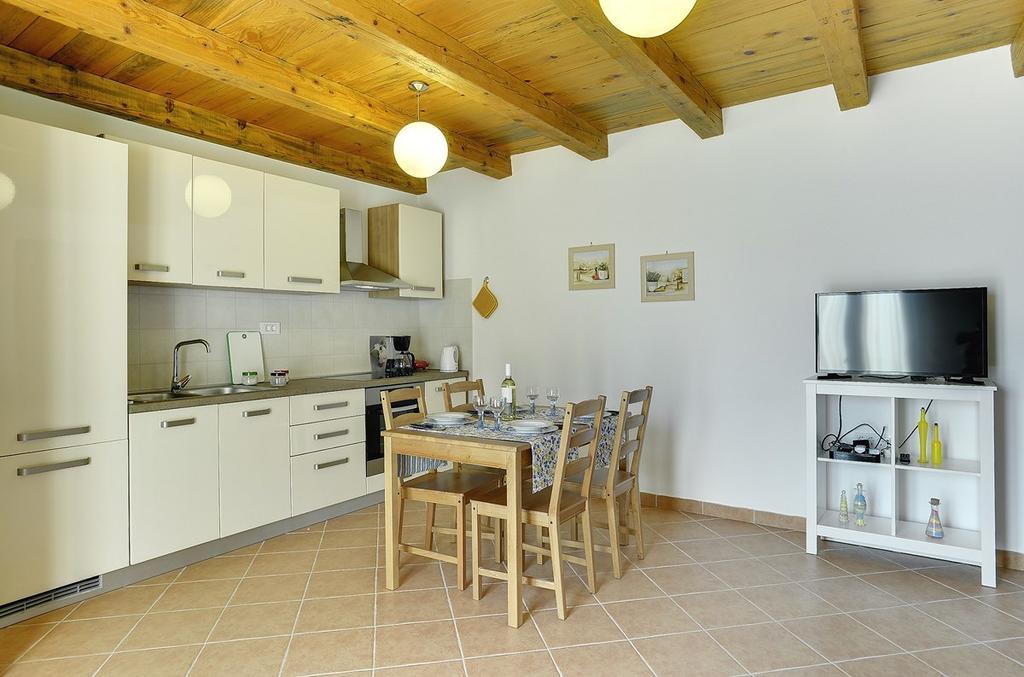 Ližnjan Apartments Susanna מראה חיצוני תמונה