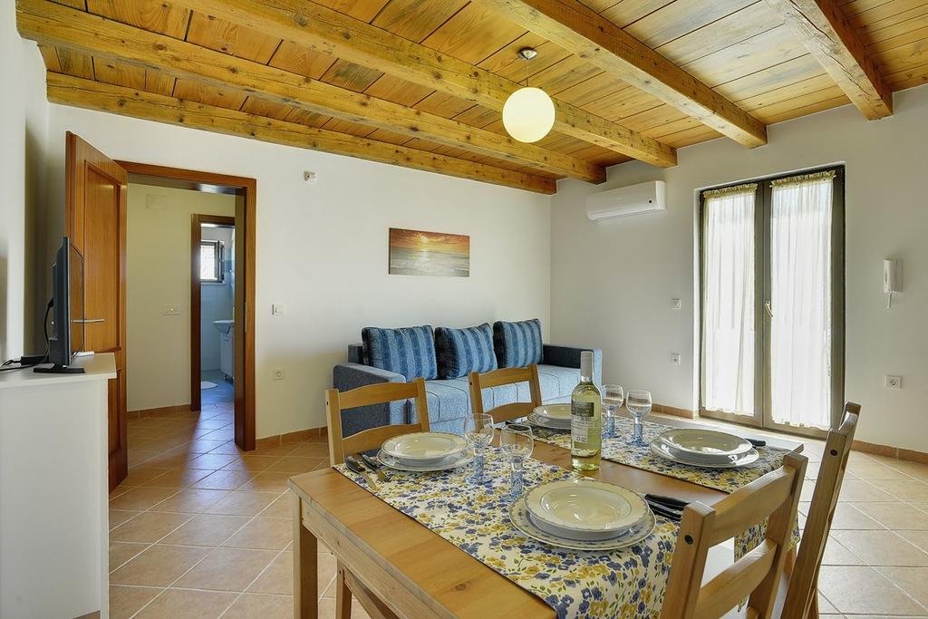 Ližnjan Apartments Susanna מראה חיצוני תמונה
