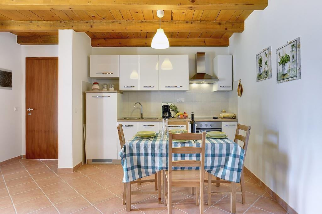 Ližnjan Apartments Susanna מראה חיצוני תמונה