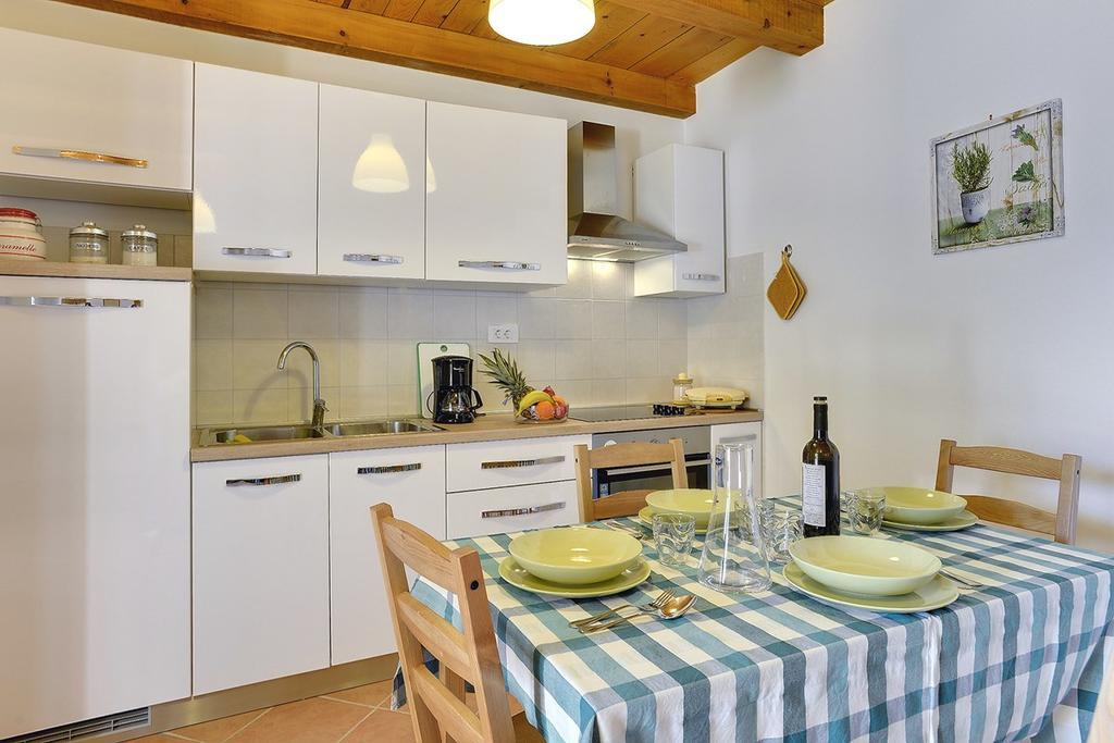 Ližnjan Apartments Susanna מראה חיצוני תמונה